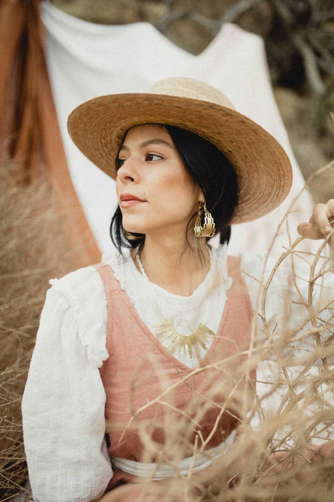 new origin shop LUNASOL is a handmade, globally-inspired jewelry line made in Lawrence, Kansas by Mexican-American artist, Lindsey Alonzo.
