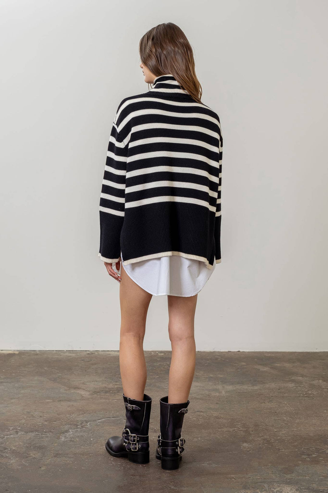 STRIPE TURTLE NECK SWEATER: BLACK