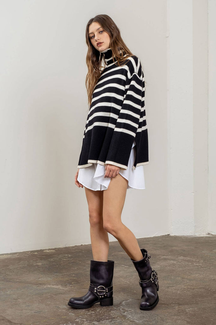 STRIPE TURTLE NECK SWEATER: BLACK