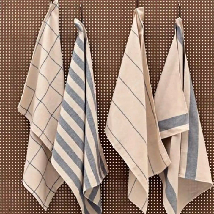 Kitchen Towels in Minimal Set of 4