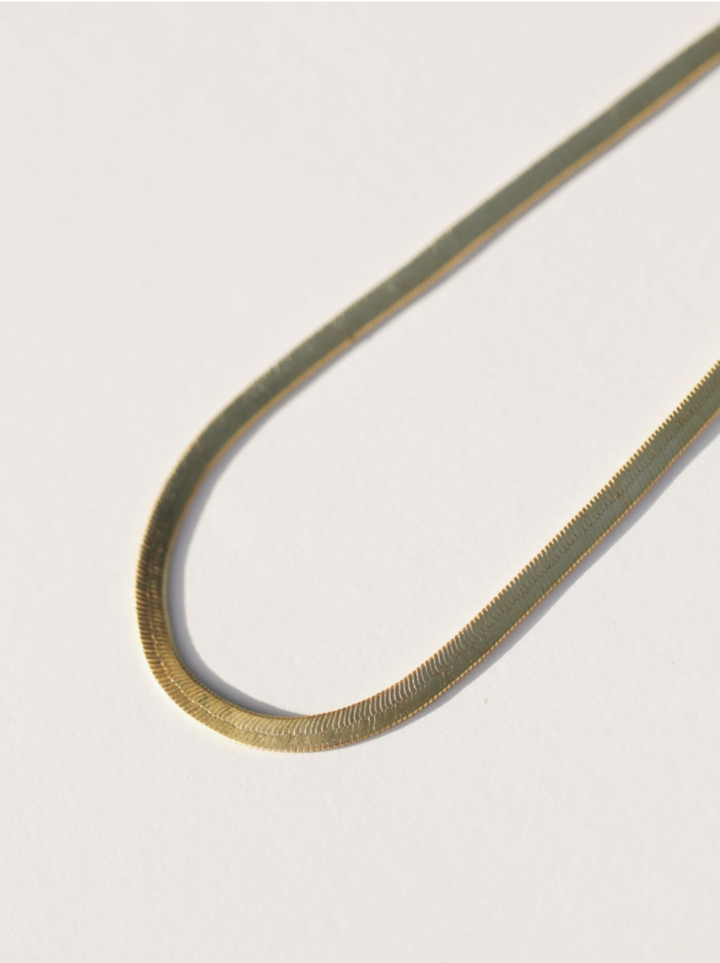austin minimal jewelry shop herringbone vintage like chain