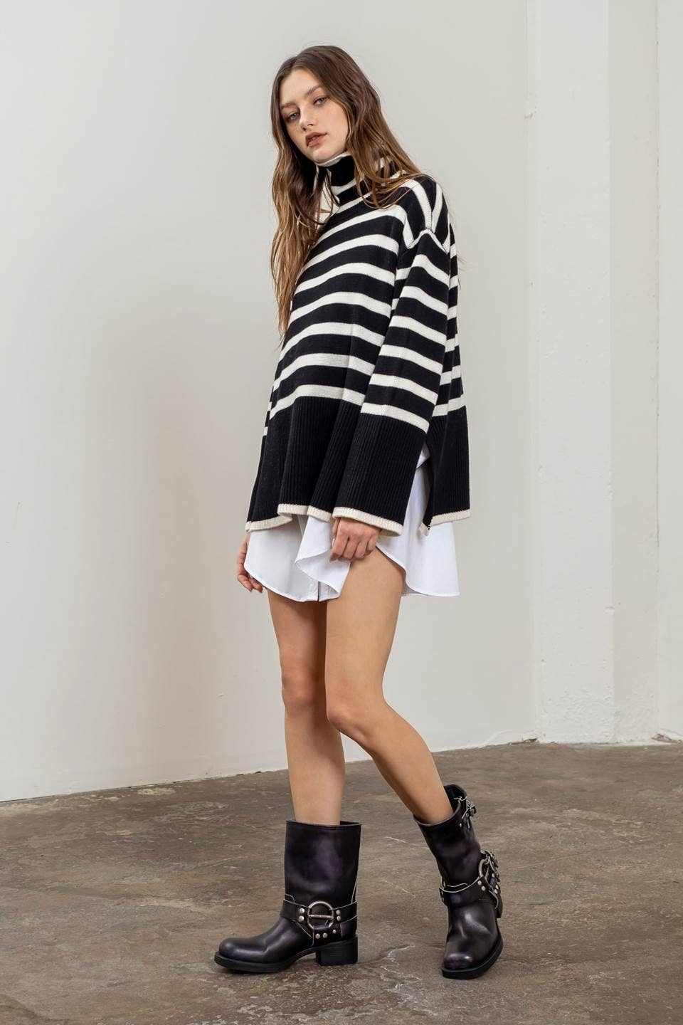 STRIPE TURTLE NECK SWEATER: BLACK