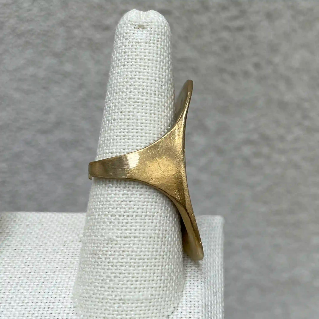 Bold Curve Statement Brass Ring