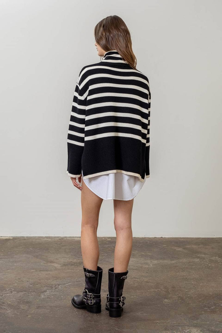 black and white STRIPE TURTLE NECK SWEATER